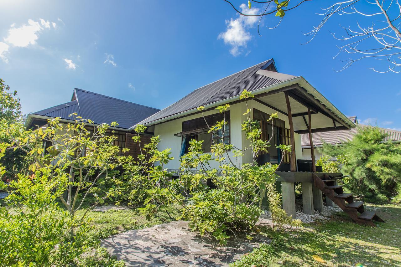 Le Coconut Lodge Avatoru Exterior foto